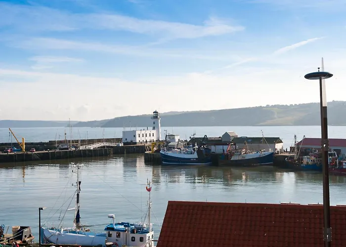 Harbourside Apartments With Private Parking