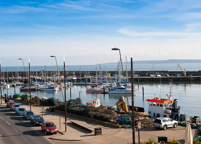 Harbourside Apartments With Private Parking