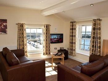 Harbourside With Private Parking Apartment Scarborough