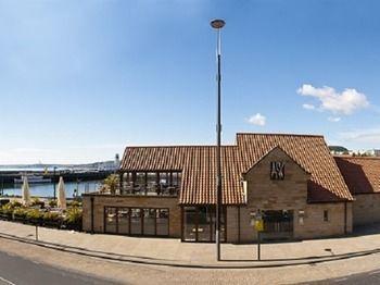 Harbourside With Private Parking Apartment